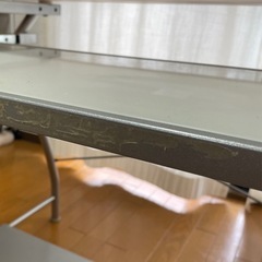 ガラステーブルデスクの画像