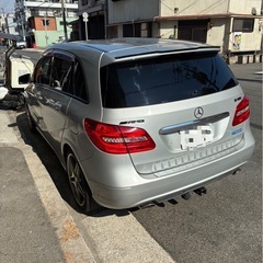 メルセデス・ベンツ　B180 車検有り　乗って帰れます　内外装とても綺麗　ETC ナビ地デジ　バックカメラ キーレス　エンブレムマットブラックの画像