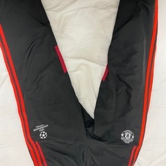 マンチェスターユナイテッド　トレーニングジャージ　上下セットの画像