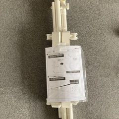 引き取り限定　ハンガーラックキャスター付　縦伸縮　の画像