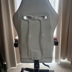 ゲーミングチェアーの画像