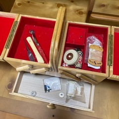 収納と裁縫箱　現在商談中の画像