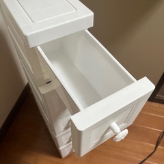 プラスチック収納ケースの画像