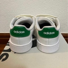 アディダス　14センチの画像