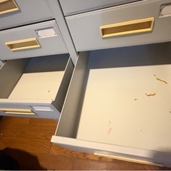 スチール引き出し棚の画像
