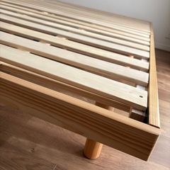 脚付きすのこベッドの画像