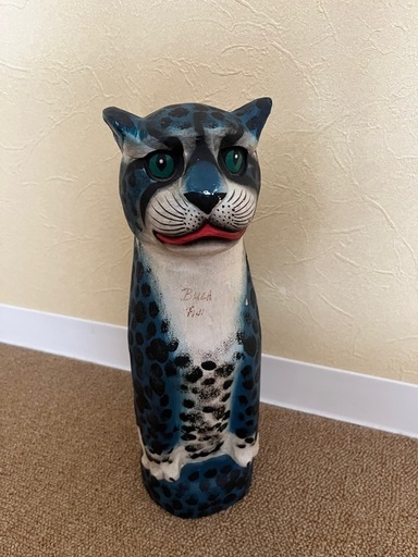 青い豹の置物木製 (おひさま) 福住のインテリア雑貨/小物《置物