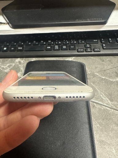 iPhone 8 ホワイト　64GB