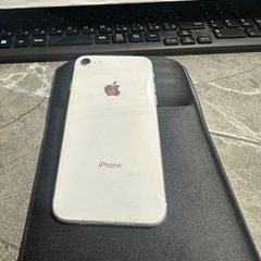 iPhone 8 ホワイト　64GBの画像