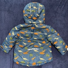 H&M 恐竜柄 防水ジャケット フード付き、取り外し可能　キッズウェア/スキーウェア 1000円の画像