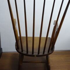 飛騨産業「キツツキマーク」のロッキングチェアです。の画像