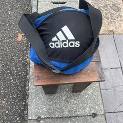アディダス　サッカーボール　バッグ付きの画像