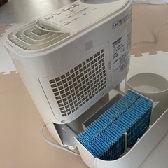 SHARP 気化式加湿器 HV-H30-W（2018年製・プラズマクラスター）の画像