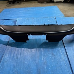 トヨタ クラウンクロスオーバー・リアアンダースポイラー・
サイドスカートの画像