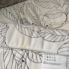 IKEA ポエング チェア＋オットマン セット／白×葉柄の画像