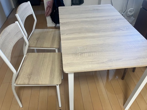 ダイニングテーブル