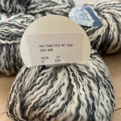 毛糸各種(黒系)の画像