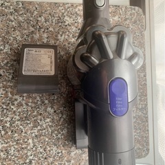 ダイソン　コードレス掃除機 Dyson❗️予備バッテリー付き ジャンク の画像