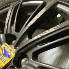 BRIDGESTONE スタッドレスタイヤ 185/60R16 ホイール付き4本セットの画像