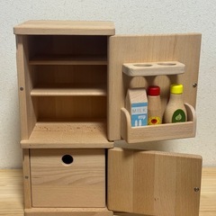 木製おもちゃだいわ　おままごと冷蔵庫の画像