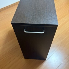 茶色の棚
の画像