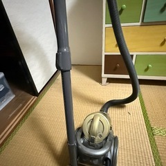 アイリスオーヤマ　サイクロン掃除機の画像