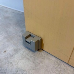 イエロードア　黄色　ドア 建具　扉レバー式取っ手 の画像