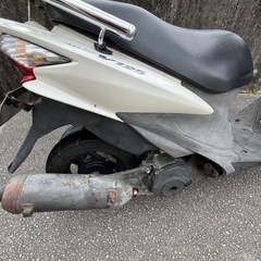 【お取引き中】アドレス125  白の画像