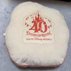 【美品】【今月中のお取引きお願いします　新品未使用】東京ディズニーリゾート限定　40周年クッション　ミッキーの画像