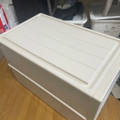 衣装ケース　２つの画像