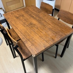 ダイニングテーブル*1、椅子*4の画像