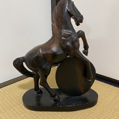 木彫り　跳ね馬　置物の画像