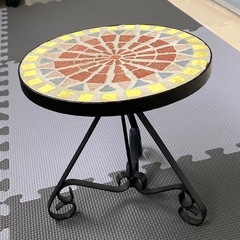 （お取引き中）モザイクタイル　ガーデンサイド小テーブル　花台の画像