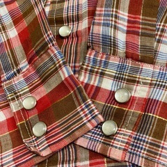 赤茶チェック柄長袖シャツ　100 110の画像