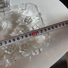 美しいガラスのお皿　小物置きにも おまけ花瓶の画像