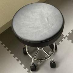 （お取引き中）回転椅子　昇降可能の画像