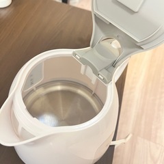 電気ポットの画像