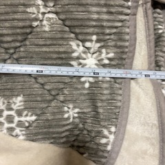 【ほぼ未使用】おひとり様こたつ　円形　丸いこたつ　雪の結晶模様　組み立て簡単　工具部品揃い　モノトーンの画像