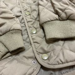 キルティングコート 120サイズ カーキ　中綿　キルトの画像