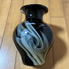 カメイガラス製　花瓶の画像