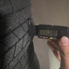 165/70r14スタッドレスタイヤbridgestone28週22年製と純正トヨタホイール4本セットの画像