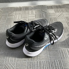 運動靴　子供　23cm アシックス　レーザービームの画像