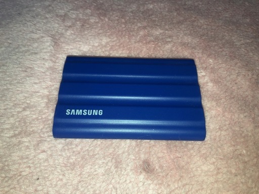 Samsung T7 Shield 1TB 外付けSSD