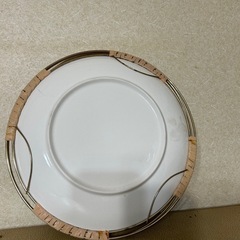 盛皿 プレート 金色の持ち手付き 花柄の画像