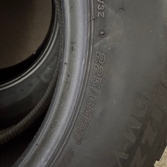 ブリヂストン　225 65R 17 スタッドレス　ブリザック　DM-V3の画像