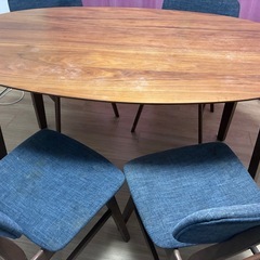 【美品】ダイニングテーブル、イス4脚つきの画像