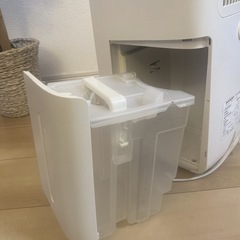 シャープ除湿・衣類乾燥機CV- 71-w 2021年製の画像