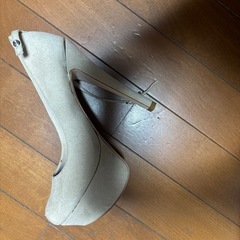 R&Eパンプスの画像