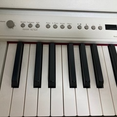 Roland電子ピアノの画像