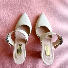 ミシェルマカロン♡ビジューバックルミュールの画像